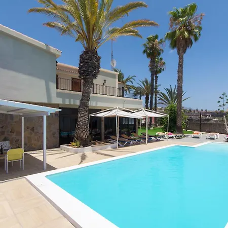 Amazing Canarian To Rent Villa